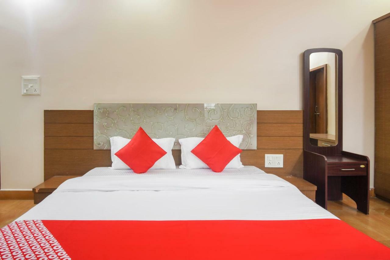 Oyo 47464 Hotel The Country Club Bilāspur エクステリア 写真