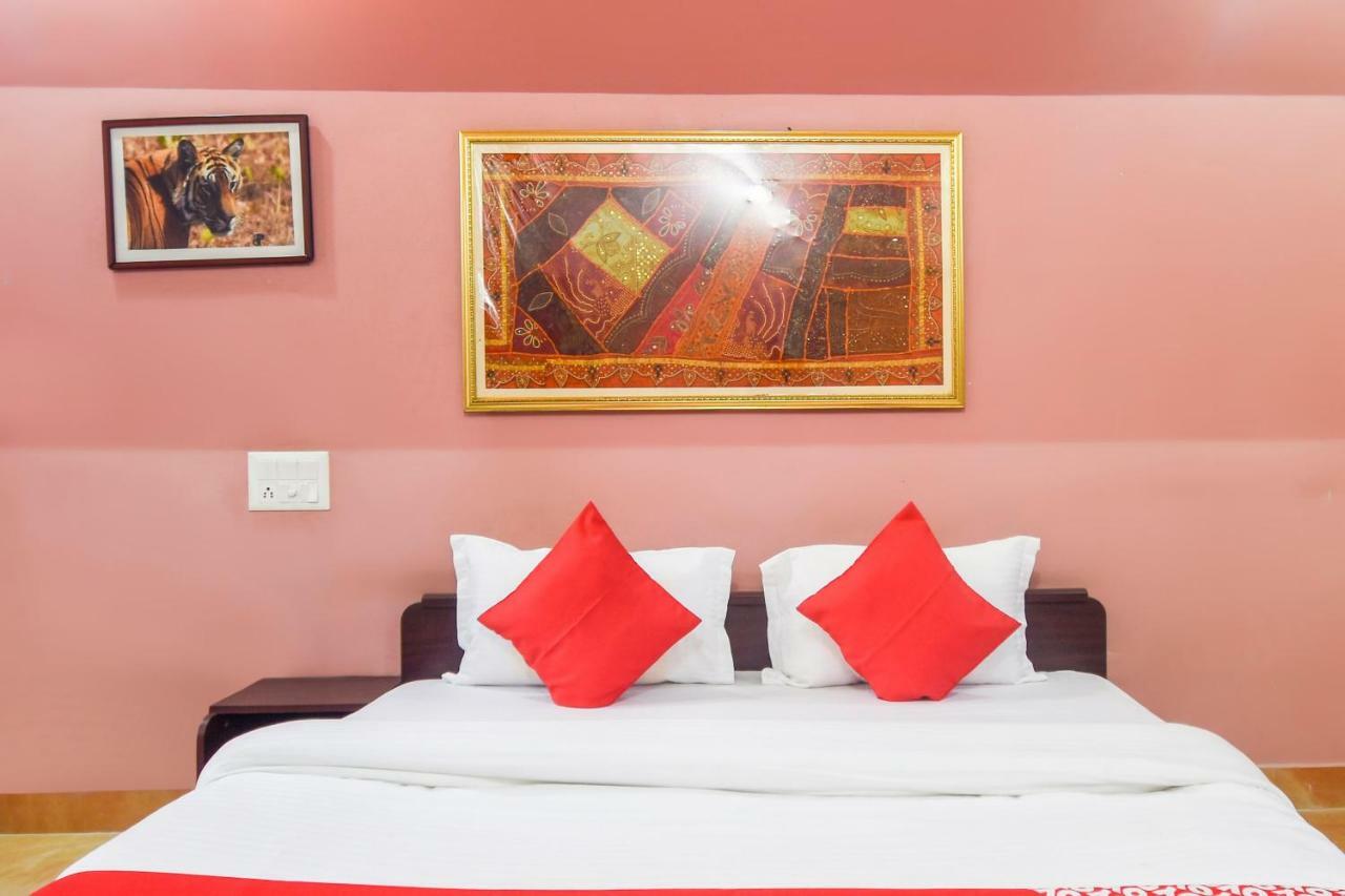 Oyo 47464 Hotel The Country Club Bilāspur エクステリア 写真